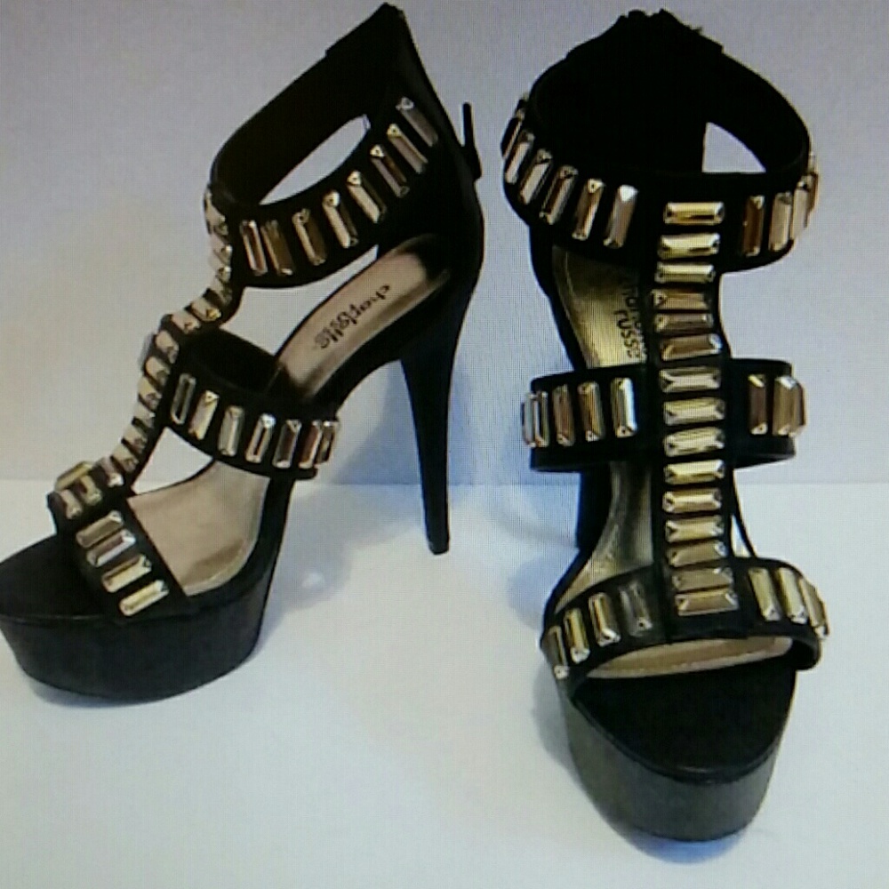 NWOT Charlotte Russe heels